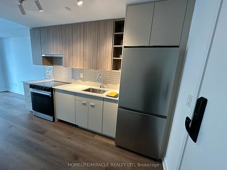 2075 Lakeshore Rd #603 — Photo 5