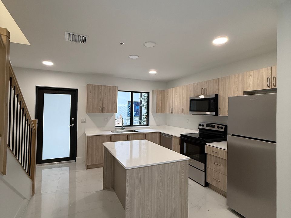 1st image of 565 W 77th St #B