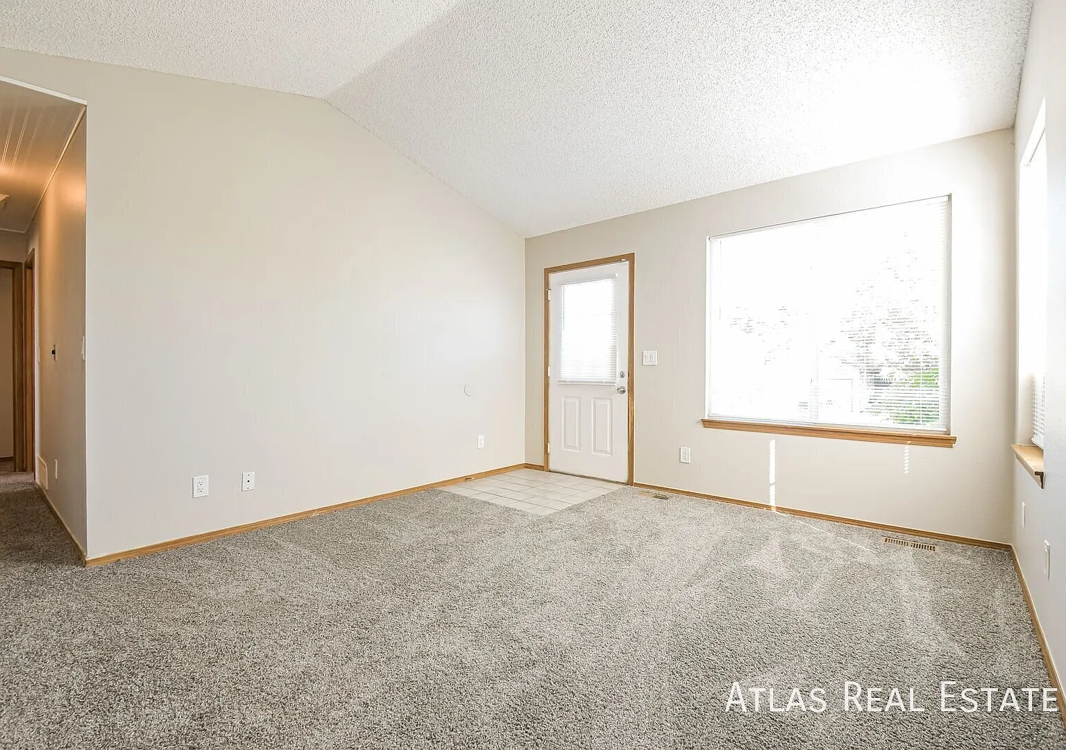 2 Weeks Free Rent Plus Free 55" Tv If Moved In By 9/30!! Spacious 5bd/3ba Home In Southwest Brigh... — Photo 3