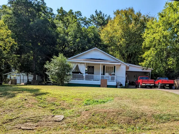 721 W James St, Rossville, GA 30741