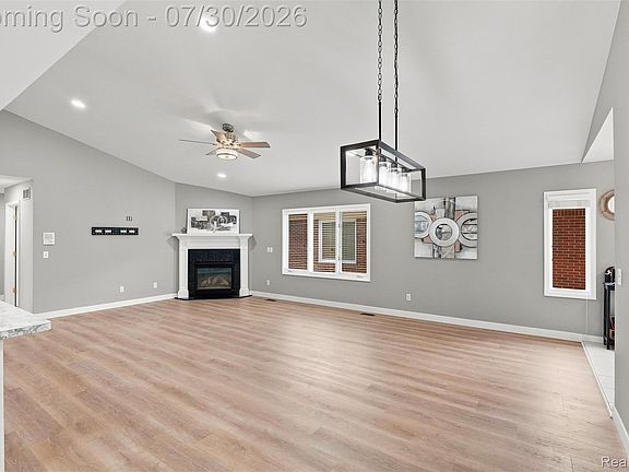 4th image of 14378 Venice Dr