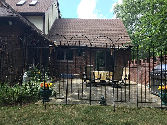 5th image of 195 Adirondack Dr