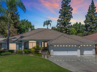 10918 Rosslyn Ln, Bakersfield, CA 93311