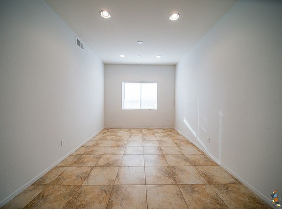 5th image of 668 Las Dunas St