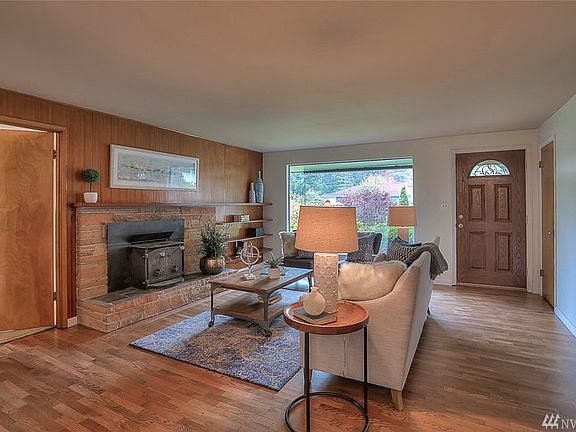 3rd image of 18736 50th Ave NE