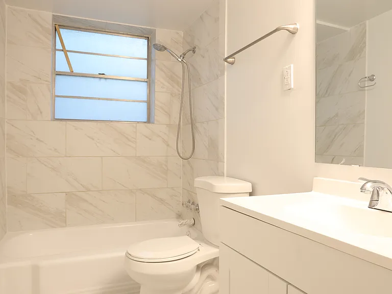 Atherton Apartments — Photo 11