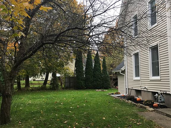 4th image of 42 W Union St