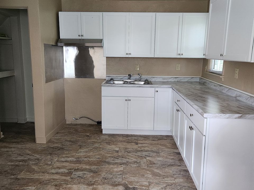 New Kitchen with new appliances!