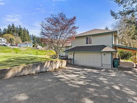 2nd image of 4204 SE Fairway Cir