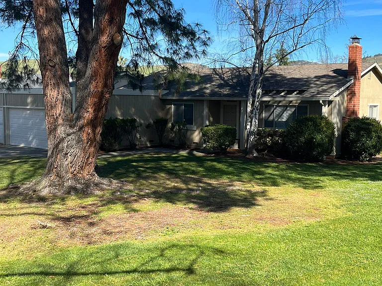 117 Mount Etna Dr — Photo 4
