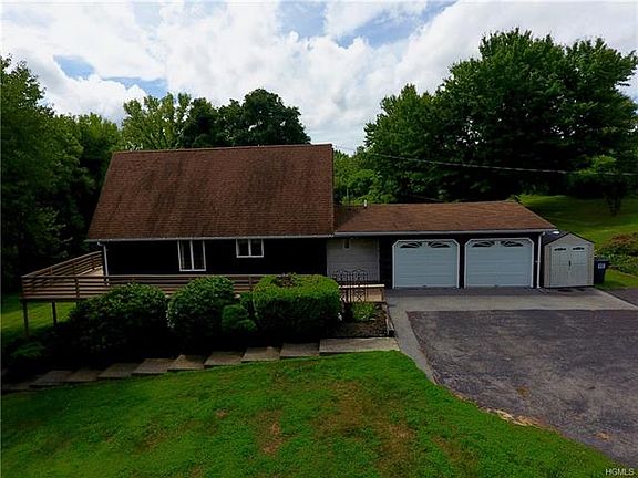 2nd image of 31 Chestnut Ln