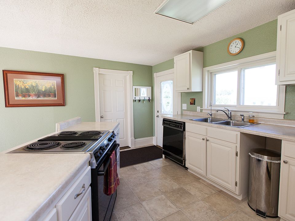 Kitchen & Side entrance