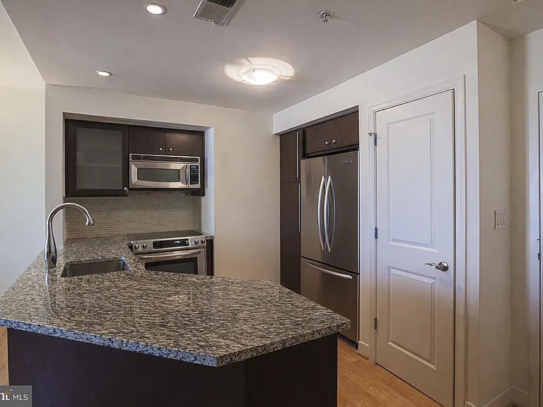 675 President St #2607 — Photo 6