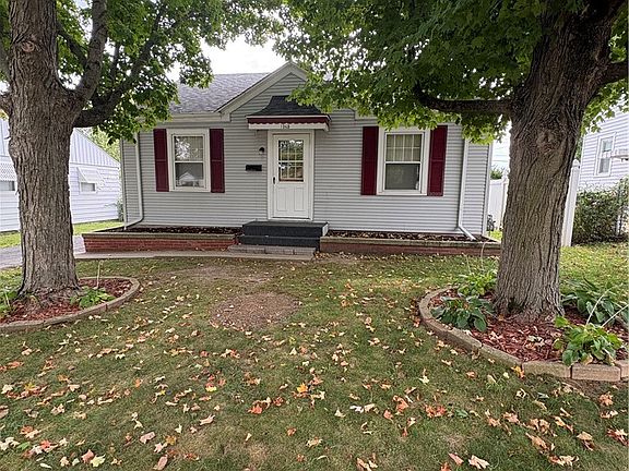3rd image of 1365 E Buena Vista Ave