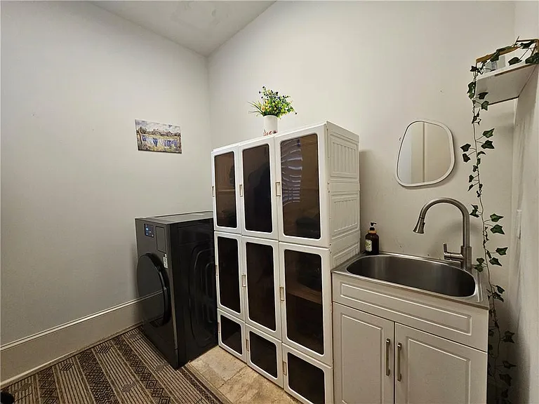10924 Waters Rd — Photo 19