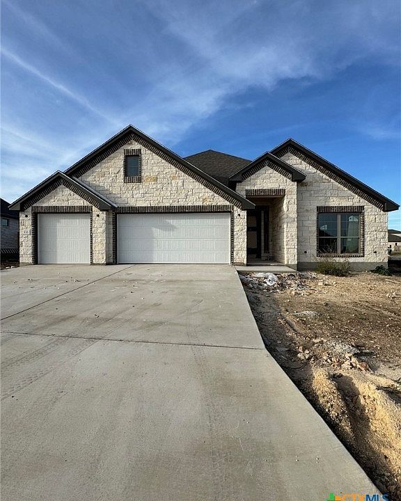 1st image of 816 Pilot Knob Dr
