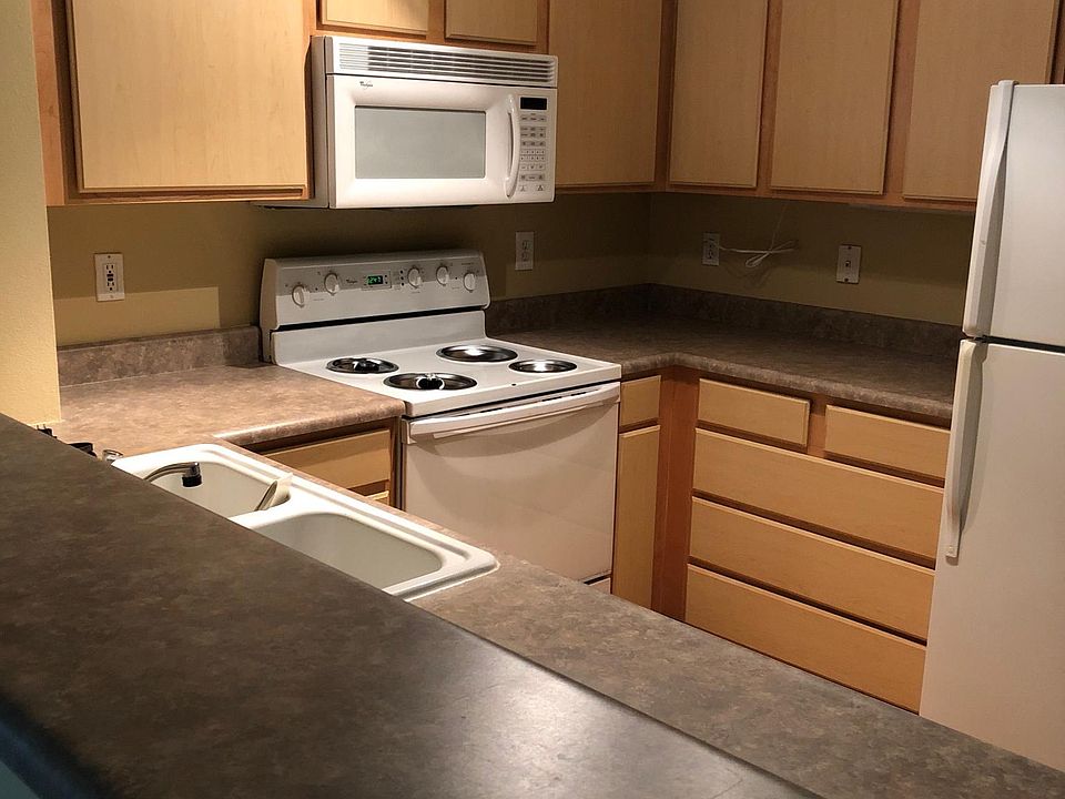 1st image of 424 Belmont Ave E