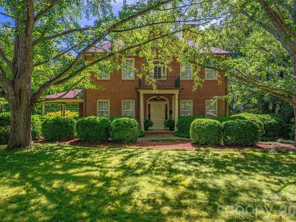 805 S Aspen St, Lincolnton, NC 28092