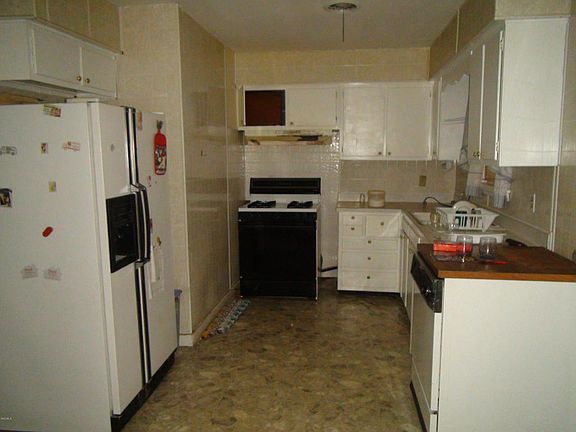 2nd image of 2907 Pineland Dr