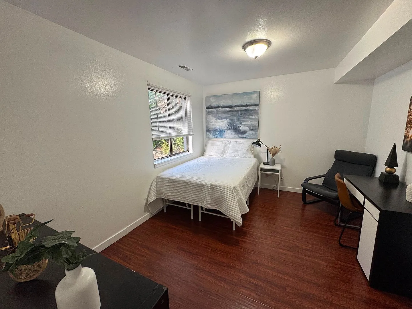 Spacious Private Furnished Room Downtown Salt Lake Amazing location — Photo 4