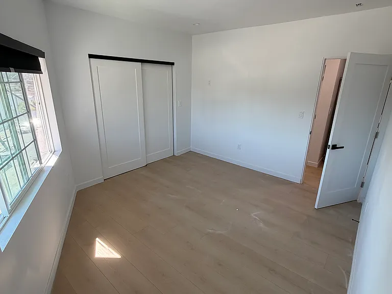 3205 Ganahl St — Photo 8