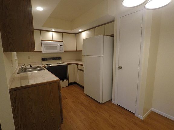 2nd image of 1668 Nantucket Ct #1668