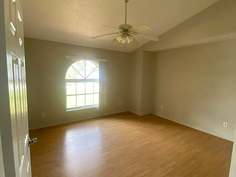 7413 Crock Ave — Photo 14