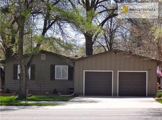 5605 W 75th St, Prairie Village, KS 66208