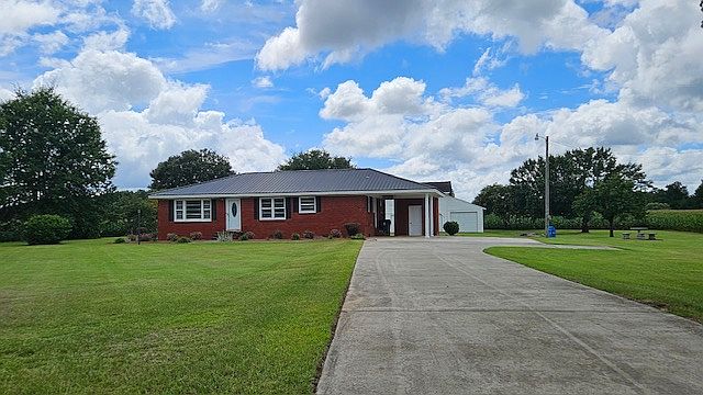 1st image of 731 Vinegar Loop Rd