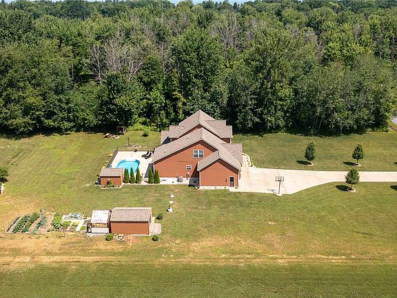 5th image of 308 Shomont Dr