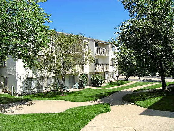 5th image of 1646 Brandon Park Dr APT D
