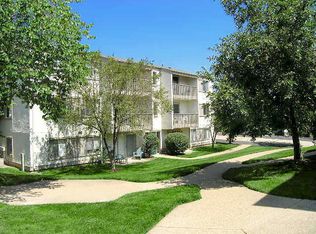 1610 Baronet Dr APT E, Manchester, MO 63021