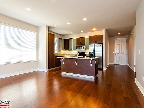 3rd image of 2030 N Pacific Ave Unit 316