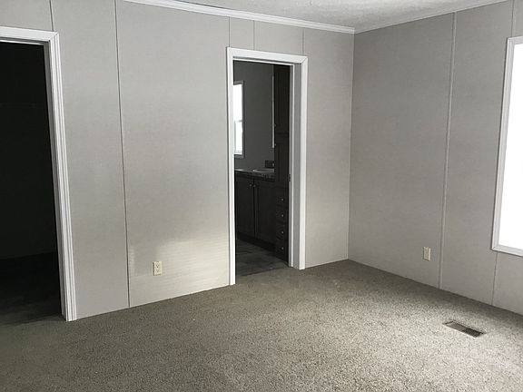5th image of 1525 Georgia St #144