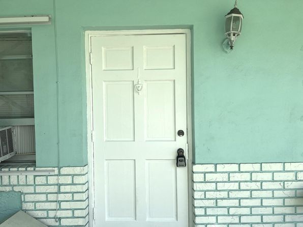 886 NE 35th St #1
