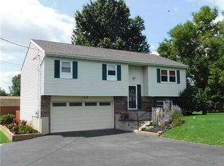 1083 Myrtle Rd, Walnutport, PA 18088