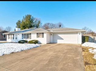 1001 N Redbud Ln, Mount Pleasant, IA 52641