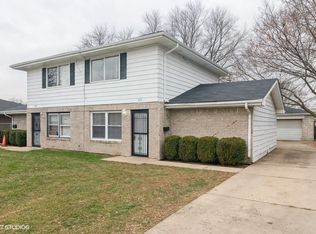 824-826 N Randall Rd, Aurora, IL 60506