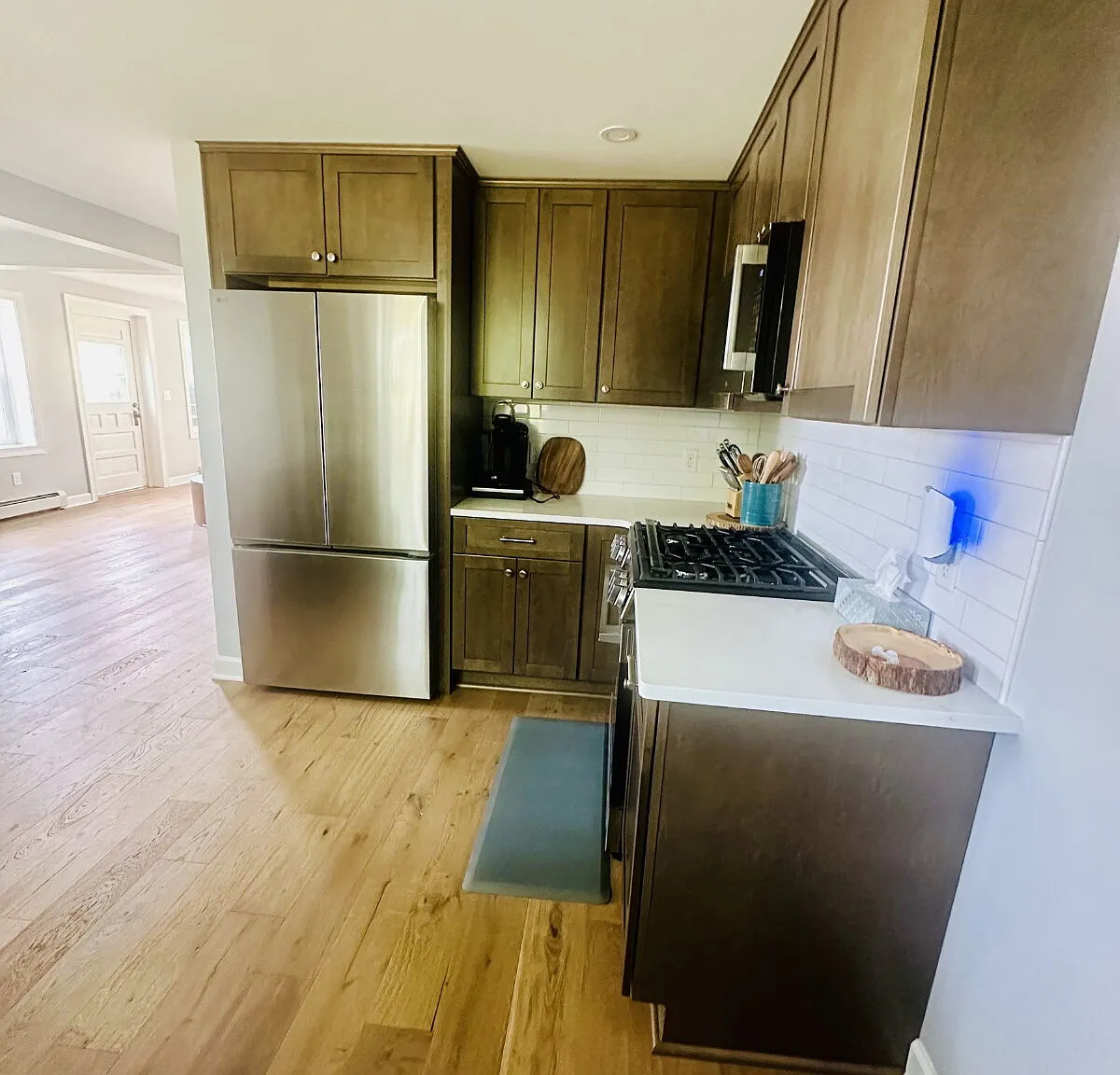 3 bed, 1.0 bath, $4,500 — Photo 1