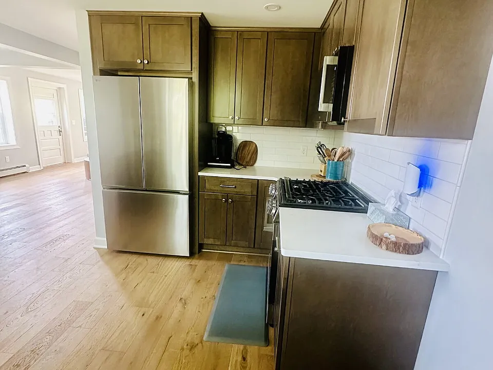 7583 Ellicott Rd