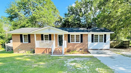 909 Meadow Dr Photo 1