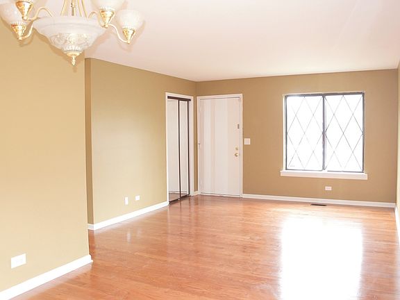 3rd image of 1947 N Heritage Dr #1947