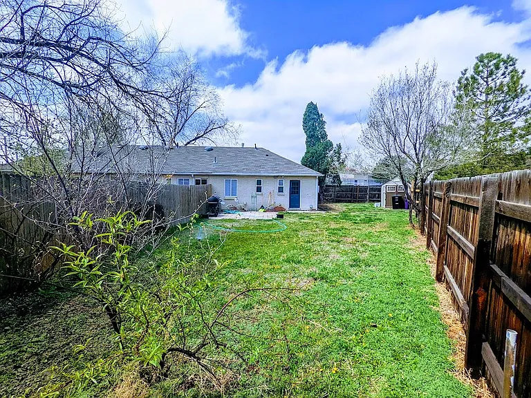 2557 W Dunkeld Pl — Photo 2