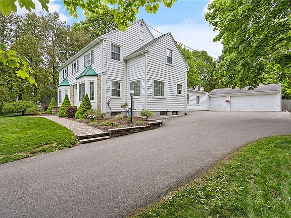 2nd image of 8 Lyndon Rd