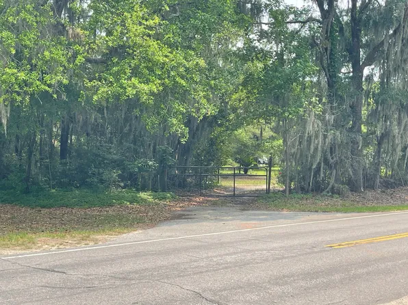 1515 Yellow House Rd, Wadmalaw Island, SC 29487