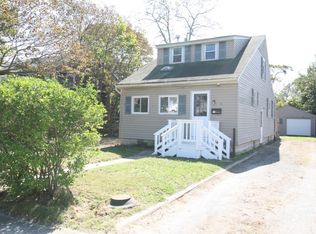 14 Edwards St, Patchogue, NY 11772
