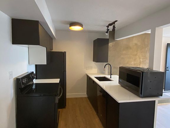 Kitchen Note: microwave is now above the stove