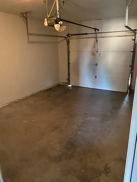 Building Photo - 1250 Leon Way #4