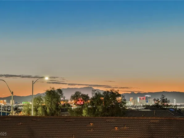 1251 Los Meadows Dr, Las Vegas, NV 89110