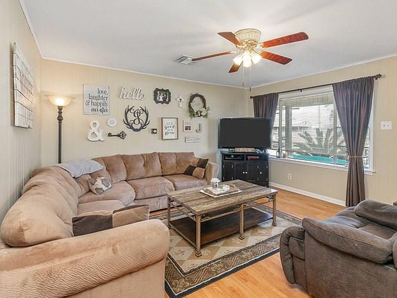 2nd image of 1021 Garden Dr